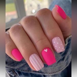 Pink Couture Press-On Nail Set NEW 🏷️